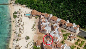 2BR Beachfront Unit w View - Cadaques Caribe